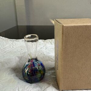 Henrietta Glass: Mom's Little Vase